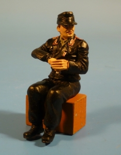 Panzersoldat sitzend