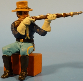 Kavallerist sitzend schie�end (f�r Kutschbock)