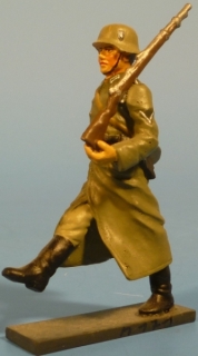 Soldat Gewehr �ber im Stechschritt