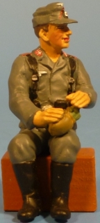 Artillerist sitzend mit Trinkflasche (f�r Fahrzeuge)