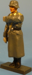 Fahnentr�ger im Mantel stillgestanden (alle Luftwaffen Fahnen sind lieferbar)