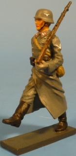 Soldat Gewehr �ber im Stechschritt