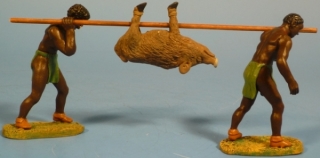 Trger mit erlegtem Schwein