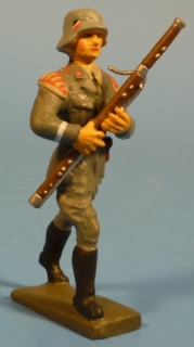 Fagottbl�ser marschierend