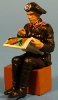 Panzeroffizier mit Karte