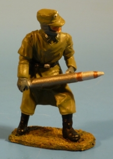 Soldat Granate reichend
