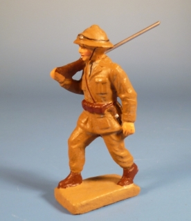 Italienischer Soldat marschierend