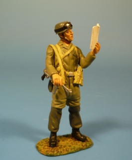 Fallschirmjger stehend mit Karte un MP