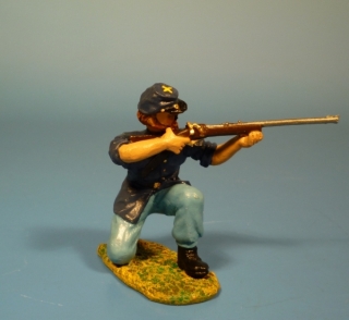 Unions Soldat kniend mit Gewehr