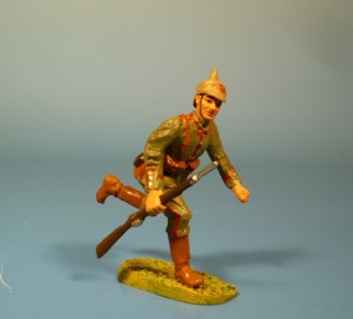 Kaiserlicher Infanterist strmend