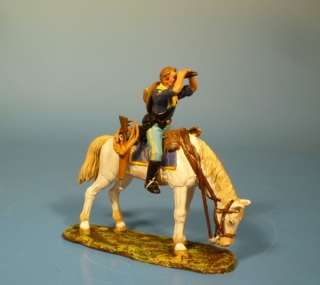 7US Kavallerist zu Pferd mit Fernglas
