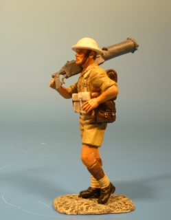 Britischer Soldat mit MG vorgehend