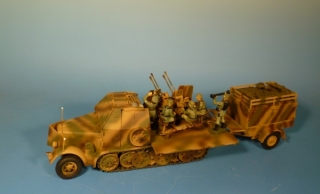 Krauss-Maffei 8t Halbkettenzugmaschine (Sd. Kfz. 7/1) mit  2-cm-Flakvierling 38 und gepanzertem Fhrerhaus