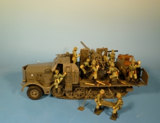 Schwerer FAMO Zugkraftwagen 18 t (Sd. Kfz. 9) Panzerj�ger mit 8,8 cm Flak