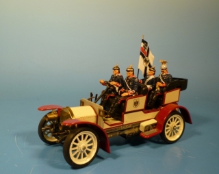 Mercedes Benz Kaiserwagen mit Fahrer, Beifahrer, Fahnentrger und Kaiser Wilhelm II.