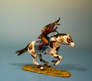 Indianer zu Pferd mit Pfeil und Bogen