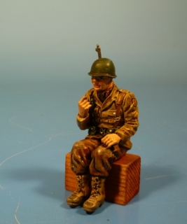 US GI sitzend mit M1 Garand