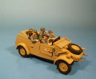 VW Kbelwagen Typ 82 mit Luftwaffenbesatzung