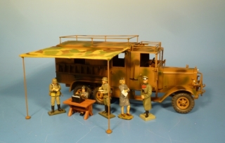 Schwerer Henschel 3 Achs Nachrichten LKW 