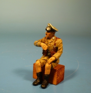 Afrikakorps Offizier sitzend