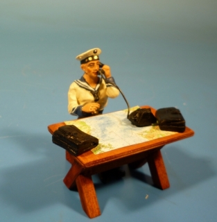 Kriegsmarine Matrose am Nachrichtentisch