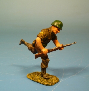 US Soldat strmend mit M1 Garand