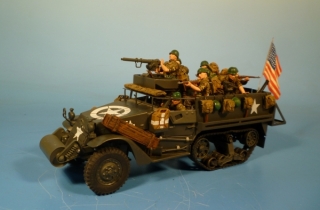 M3 Half-Track mit k�mpfender Infanterie vom Fahrzeug aus