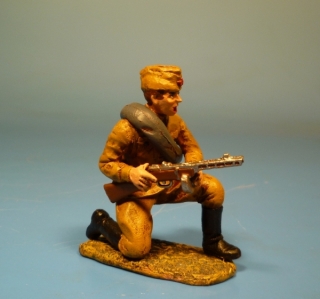 Rote Armee Soldat schie�end mit PPSh-41