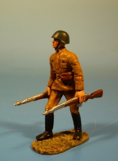 Rote Armee Soldat vorgehend