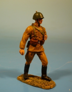 Rote Armee Soldat vorgehend