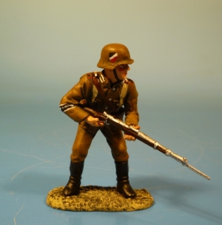 Afrikakorps Soldat mit Karabiner 98k 