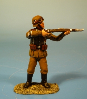 Afrikakorps Soldat mit Karabiner 98k schie�end