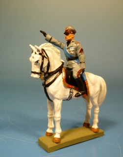 Duce Benito Mussolini gr��end zu Pferd