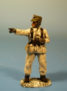 Wehrmacht Winter Soldat zeigend