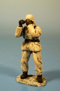 Wehrmacht Winter Soldat mit Fernglas