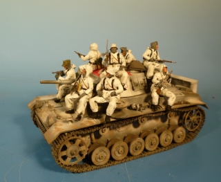 Kampfpanzer III Ausfhrung J 5-cm-KwK L/42 mit aufgesessener Infanterie