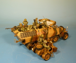 Schtzenpanzer Sd.Kfz. 251/18 mittlerer Beobachtungswagen FuG12