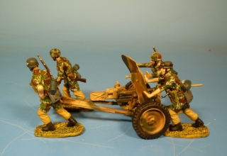 Fallschirmj�ger mit Panzerabwehrkanone