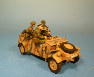 Waffen-SS K�belwagen mit Infanterie