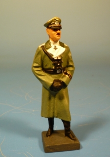 SS Obergruppenf�hrer Sepp Dietrich im Mantel