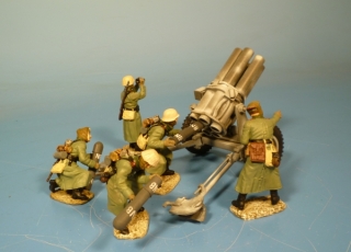15 cm Nebelwerfer 41 mit Winter Mantel Bedienung